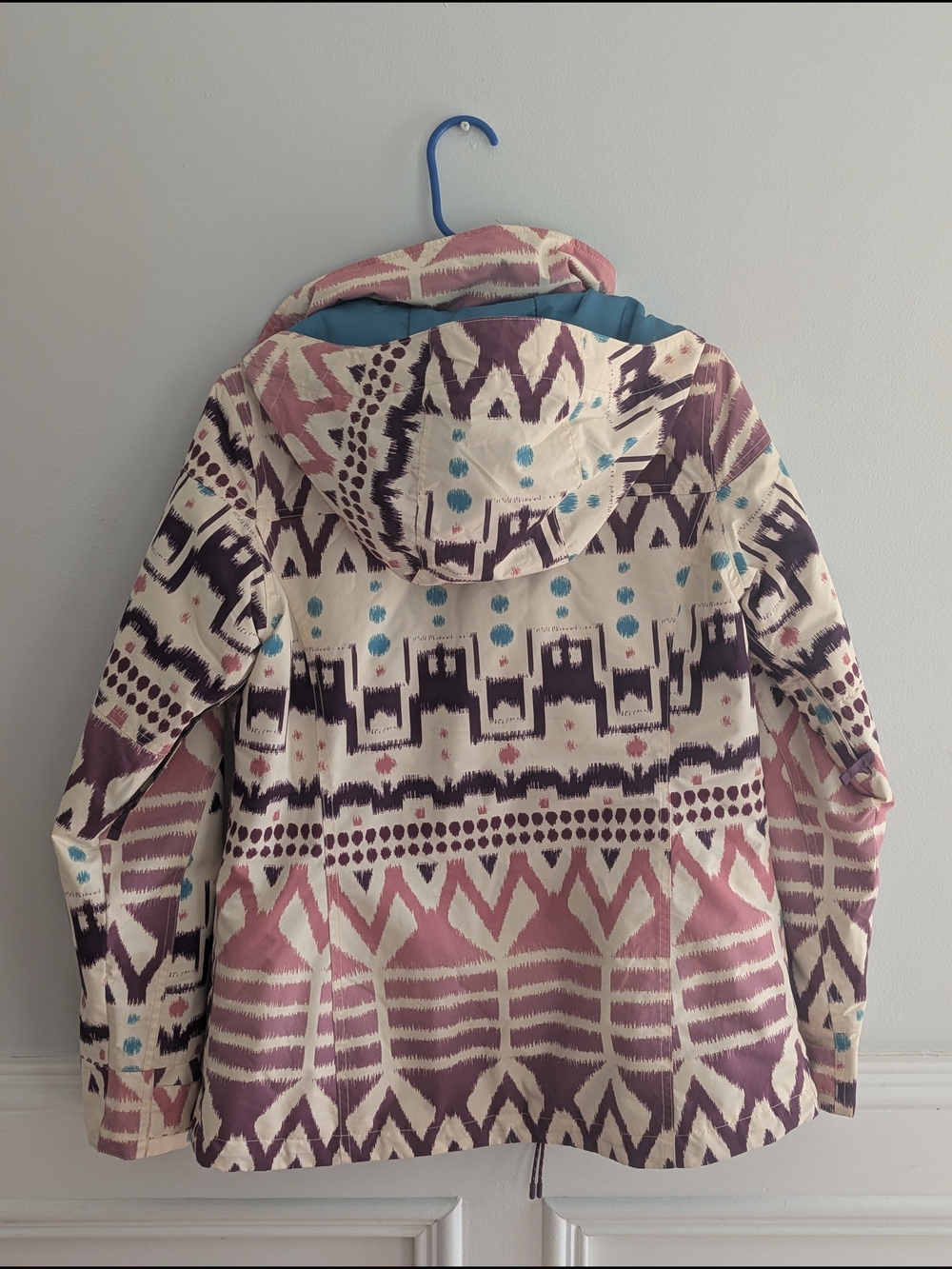 Burton Cream, Mauve & Teal Patterned Hooded Ski Jacket - Picture 7 of 7